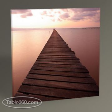 Wood Bridge on Sea Tablo