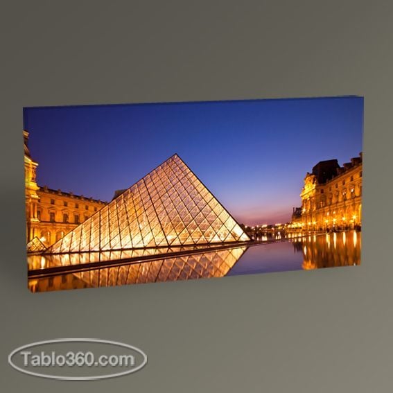 Paris Louvre Pyramid Tablo